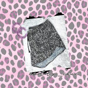 NWT Old Navy Dolphin Hem Running Shorts - Size Large